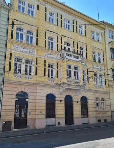 Lovely Old Town Apartment